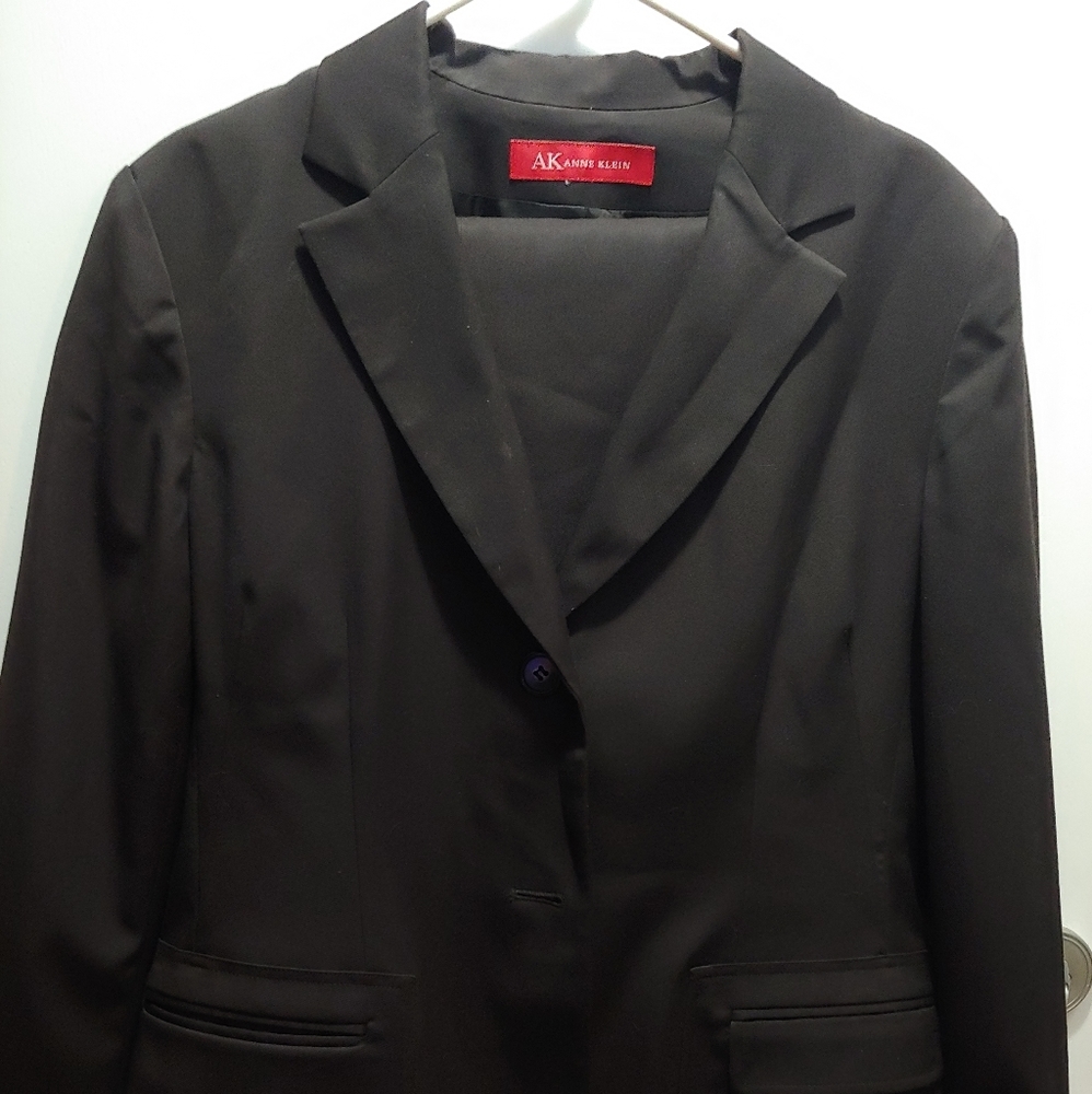 Anne Klein 2 Piece Suit